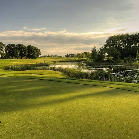 Knightsbrook & Golf מלון 4*