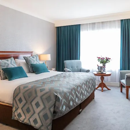Knightsbrook & Golf Hotel 4*
