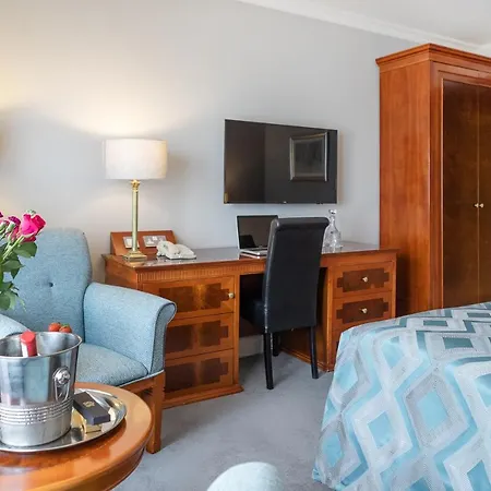 Hotel Knightsbrook & Golf 4*