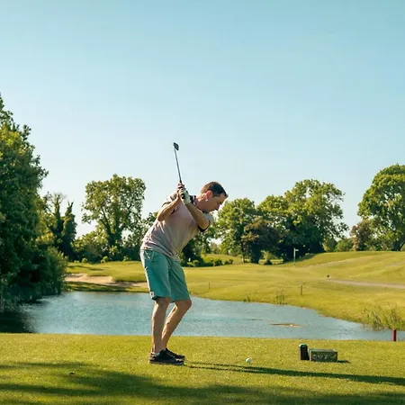 מלון Knightsbrook & Golf