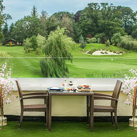 Knightsbrook & Golf מלון 4*