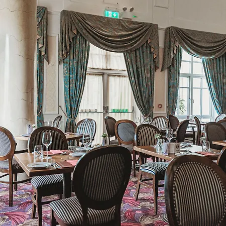 Knightsbrook & Golf Hotel Trim