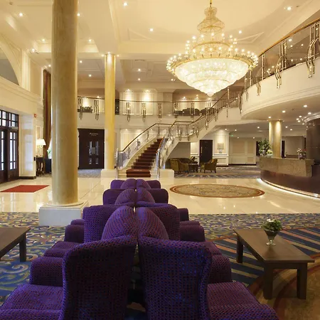 Knightsbrook & Golf מלון 4*