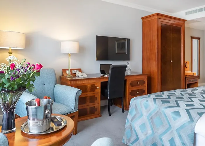 Hotel Knightsbrook & Golf 4*