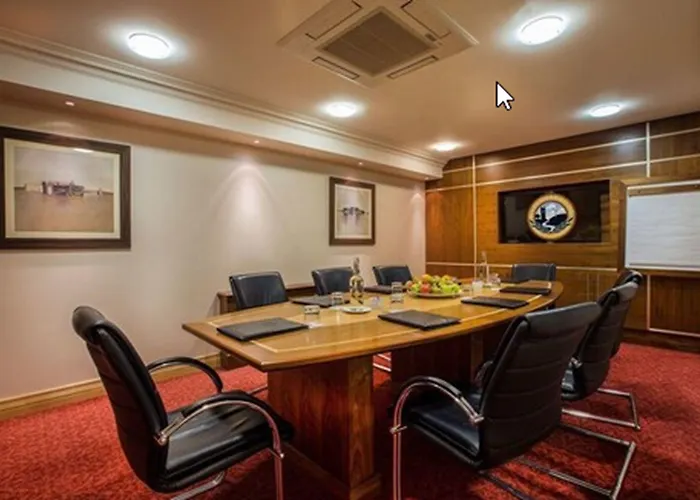 Hotel Knightsbrook & Golf 4*